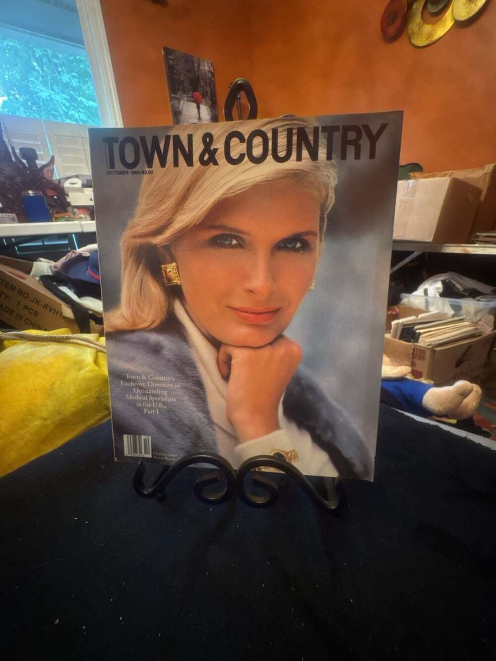 Town & Country Magazine October 1989 Edition